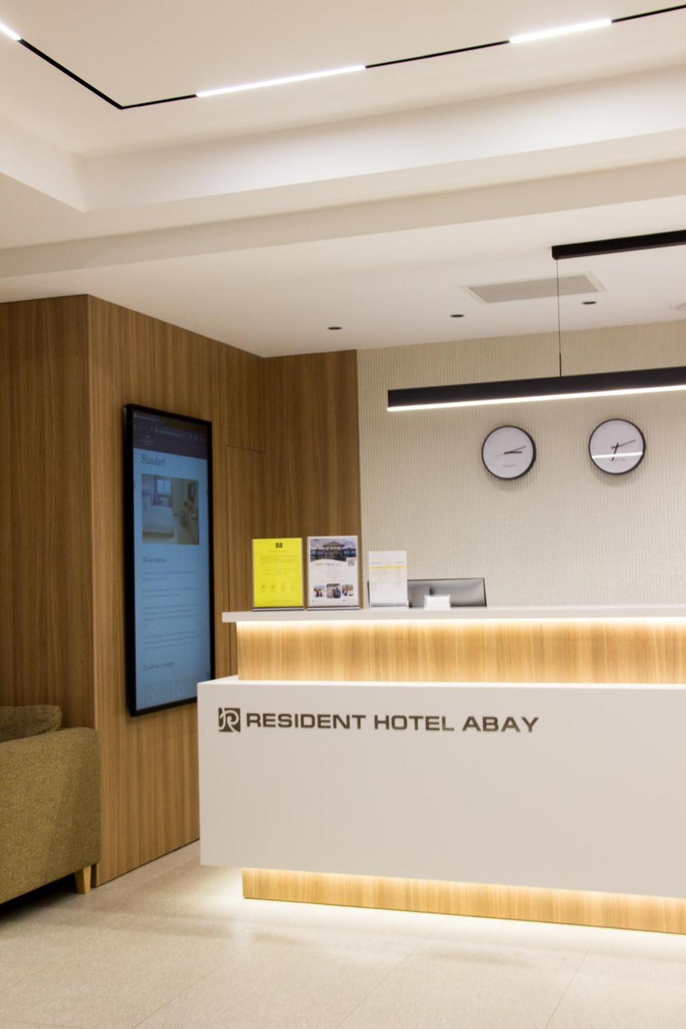 Resident Hotel Abay Almaty Extérieur photo