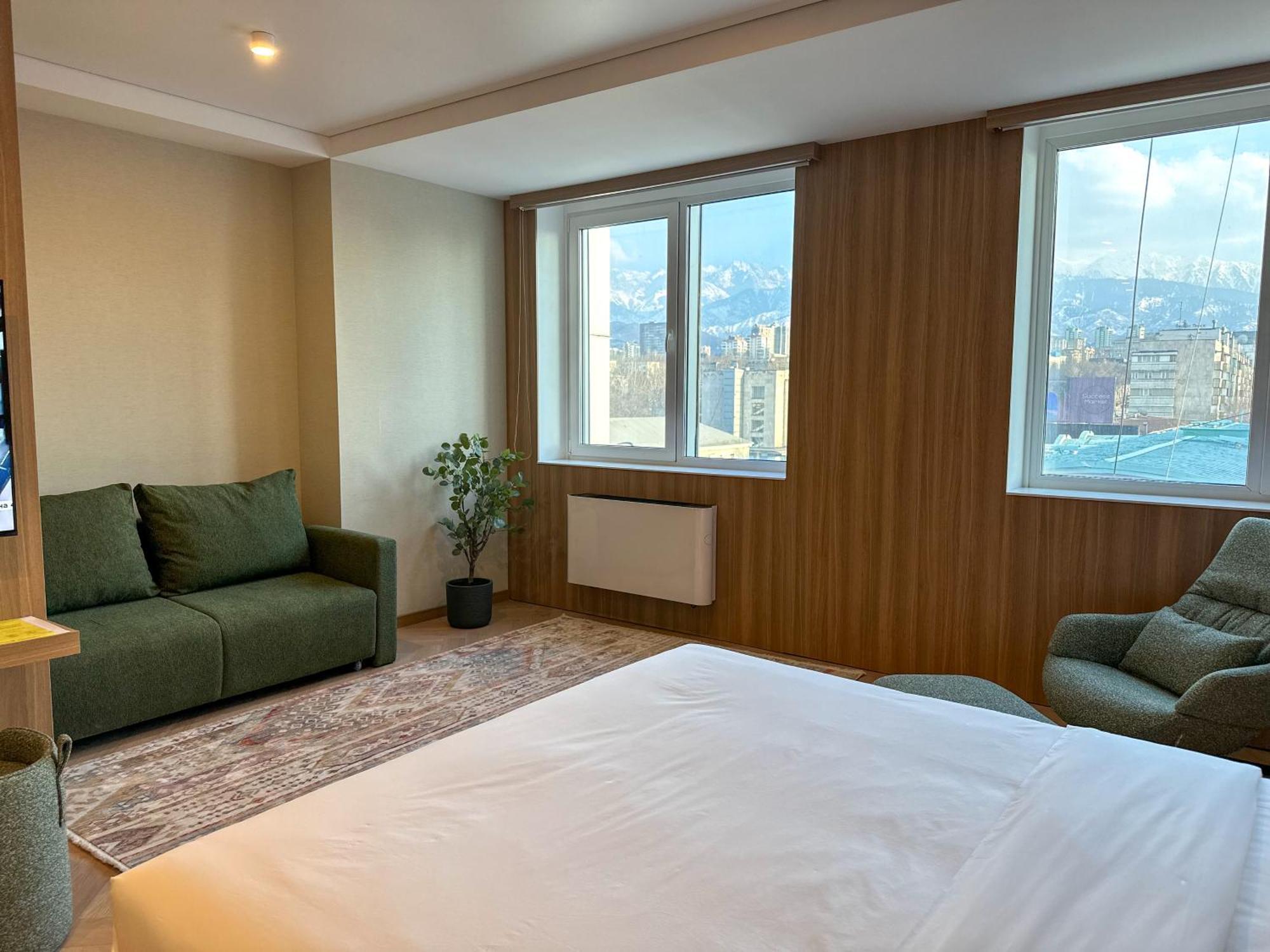 Resident Hotel Abay Almaty Extérieur photo